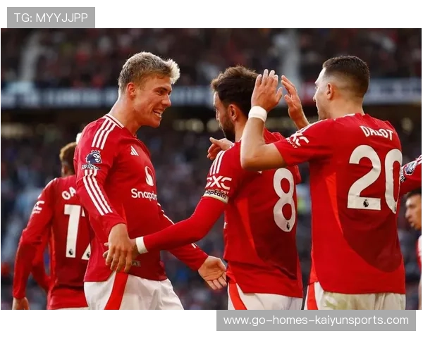 曼联阿莫林改革奏效！三中卫体系初见成效