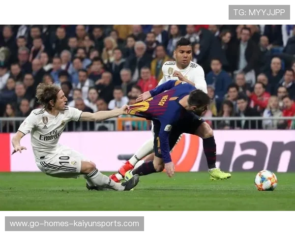 皇马姆巴佩千里奔袭单挑禁区完成冷静收尾——速度、专注与自律的竞技人生