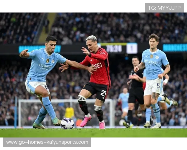 罗德里禁区外重炮破门，曼城一脚轰穿